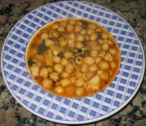 Foto - Garbanzos con bacalao y espinacas